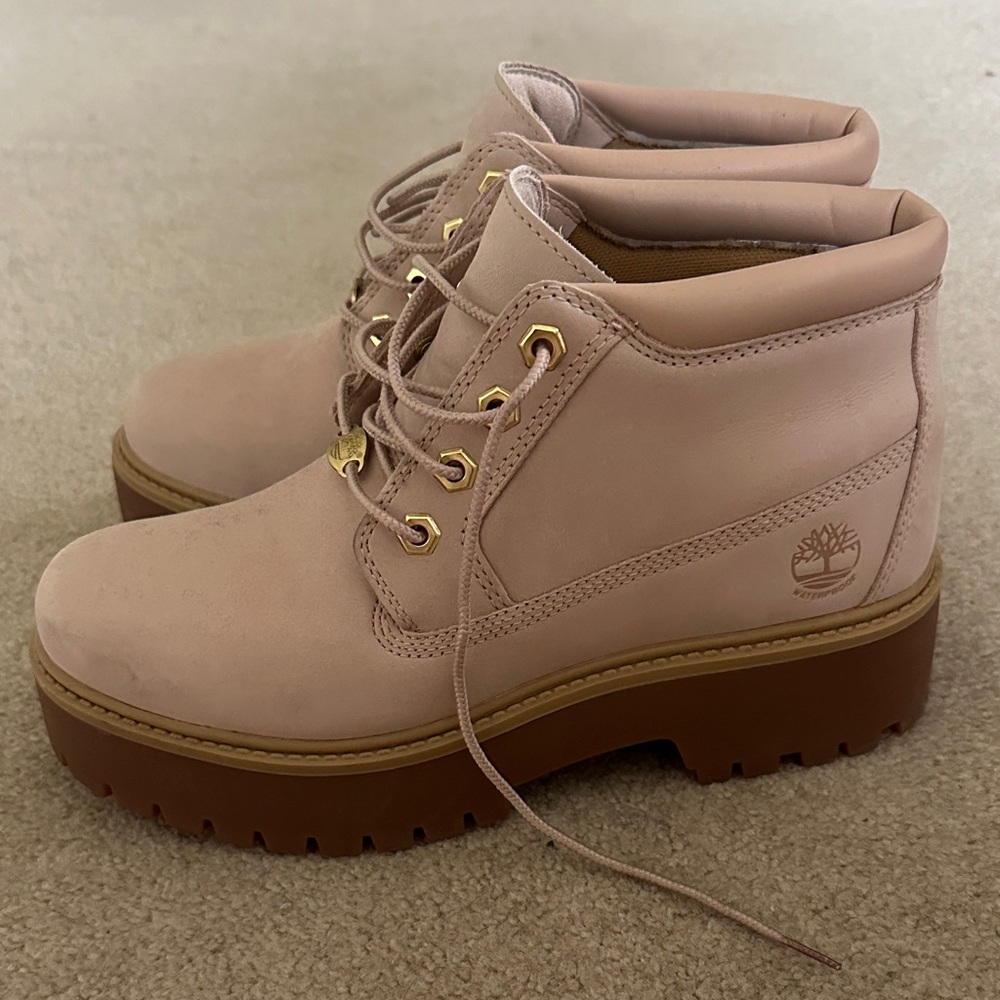 Timberland Blush Pink Platform Lug Boots Women’s size 8